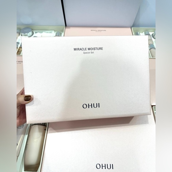 O HUI Miracle Moisture 4 Pcs Special Set 9 Items Smooth Moisturizing K-Beauty - Picture 9 of 10